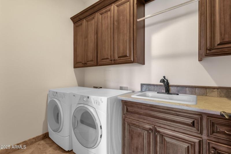 56-web-or-mls-14675-e-paradise-dr