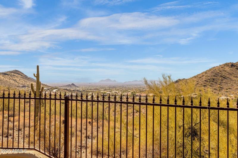 73-web-or-mls-14675-e-paradise-dr