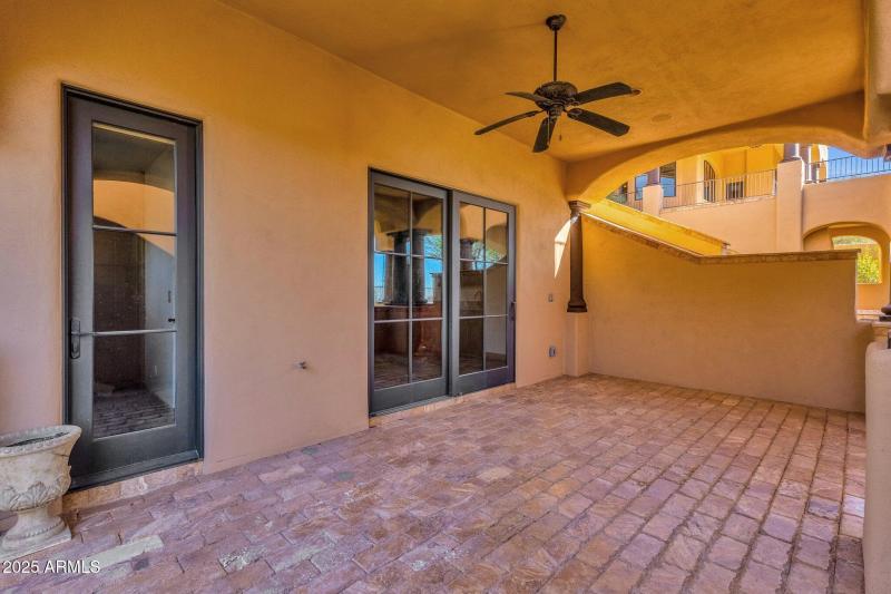 83-web-or-mls-14675-e-paradise-dr