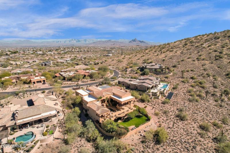 95-web-or-mls-14675-e-paradise-dr