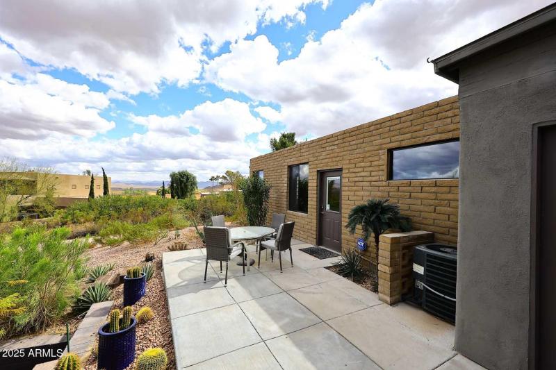 Game Room-Patio