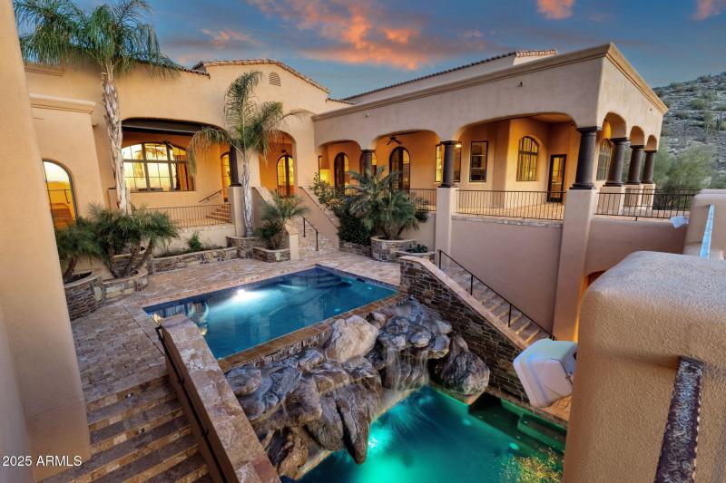 37-web-or-mls-14675-e-paradise-dr