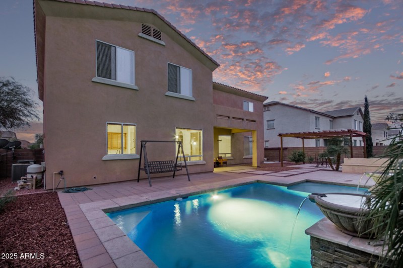 Twilight Pool & Covered Patio