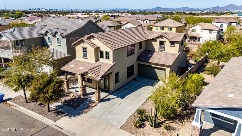 41 - Constance Drone