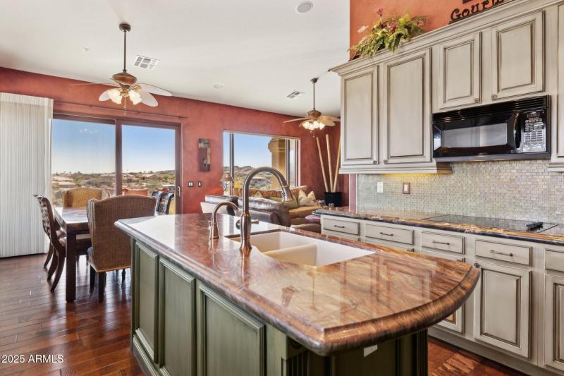 Rich Tone Granite