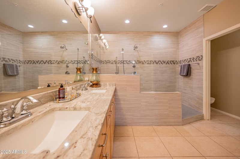 primary_bathroom_3