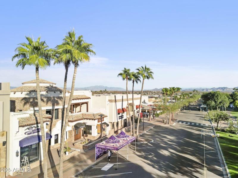 Downtown Shopping & Restaurants