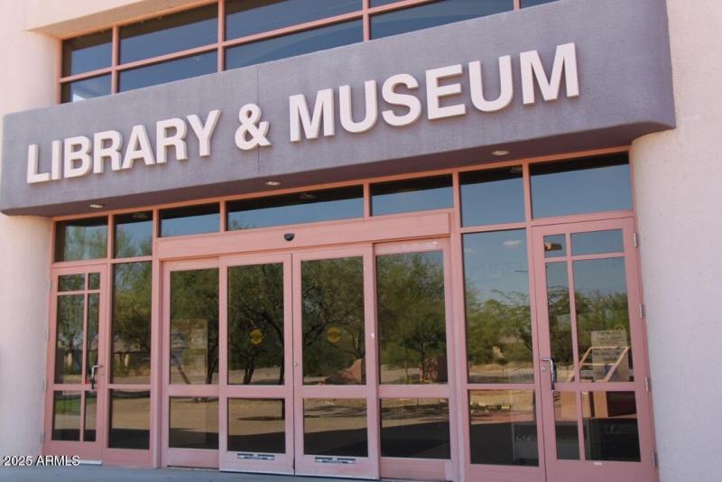 Town Picture, exrerior,Library and Museu