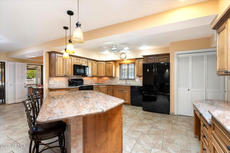 GRANITE COUNTERTOPS / UPDATED LIGHTING