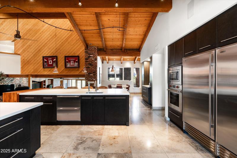 016-6830 N 46th Pl (16 of 102)