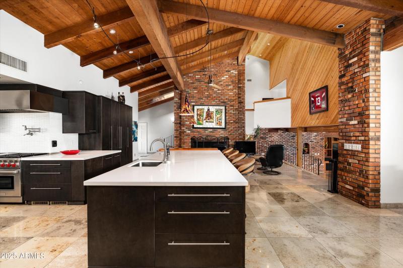 017-6830 N 46th Pl (17 of 102)