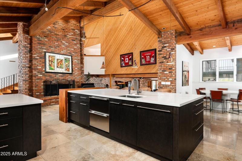 019-6830 N 46th Pl (19 of 102)