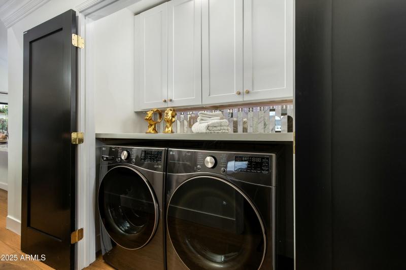 INSIDE LAUNDRY