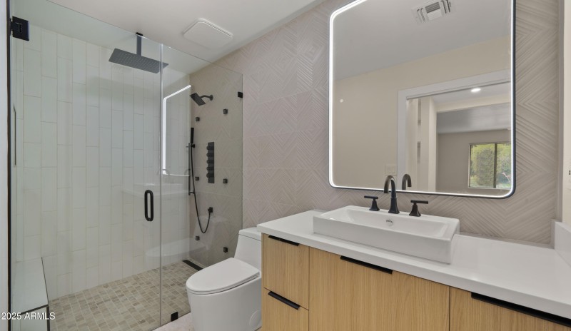Primary Bathroom 4