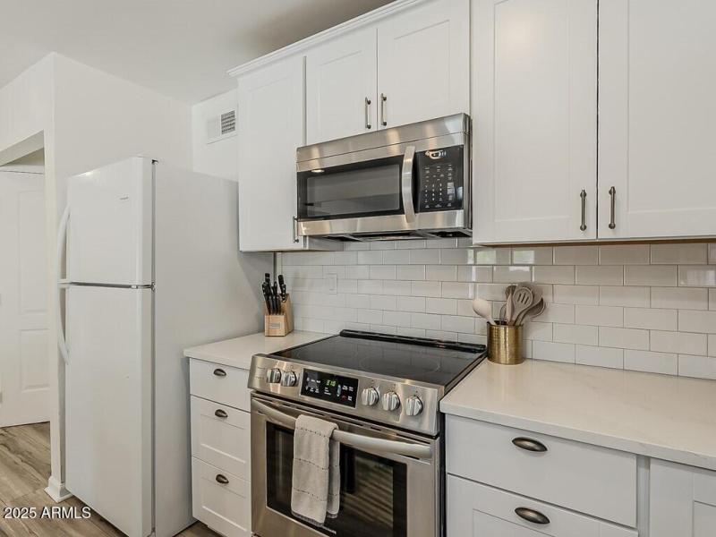 010_Kitchen Area