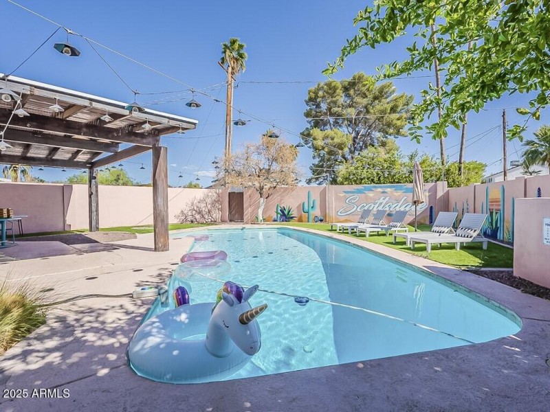 036_Pool Area