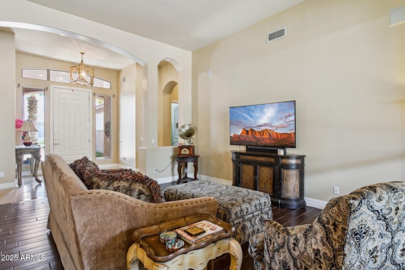 4-web-or-mls-6428-w-eugie-ave