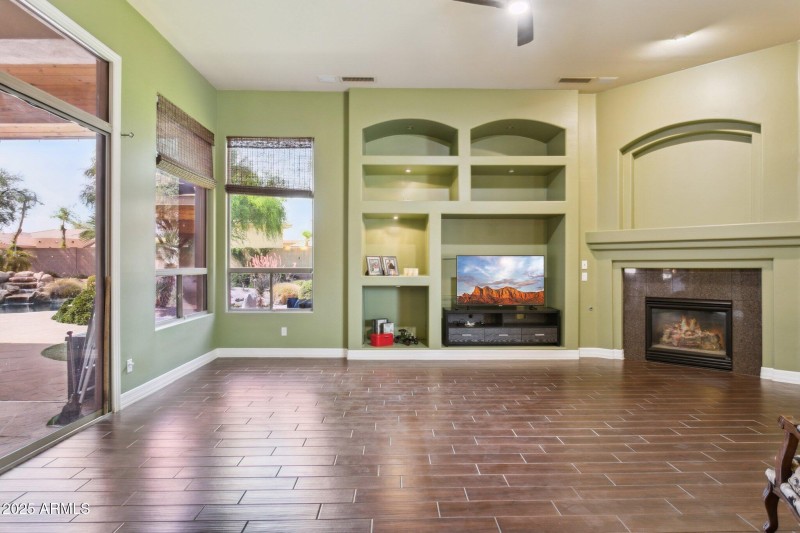 7-web-or-mls-6428-w-eugie-ave