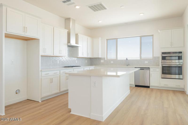 Tri Pointe Homes - Soleo 324 - Kitchen -