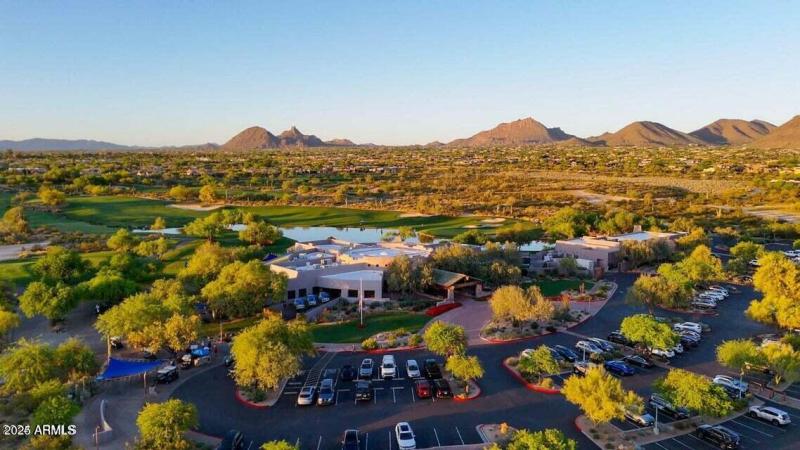 Grayhawk golf course clubhouse