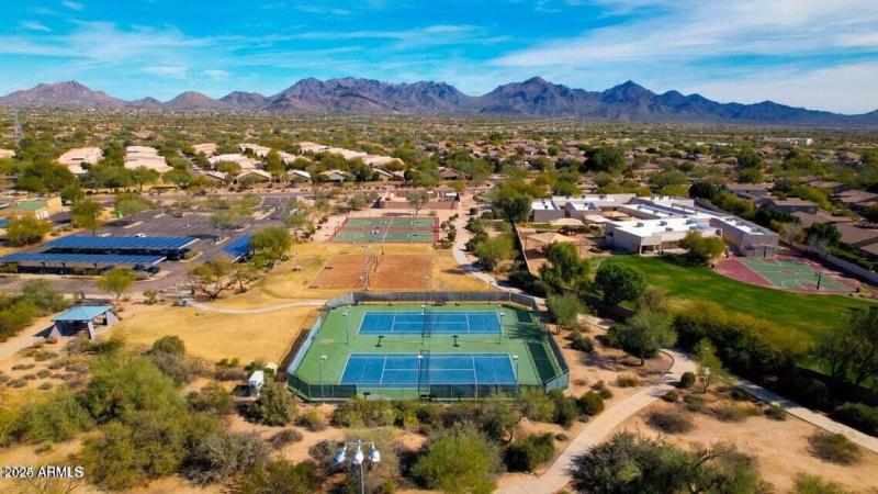 Grayhawk pickelball and tennis courts