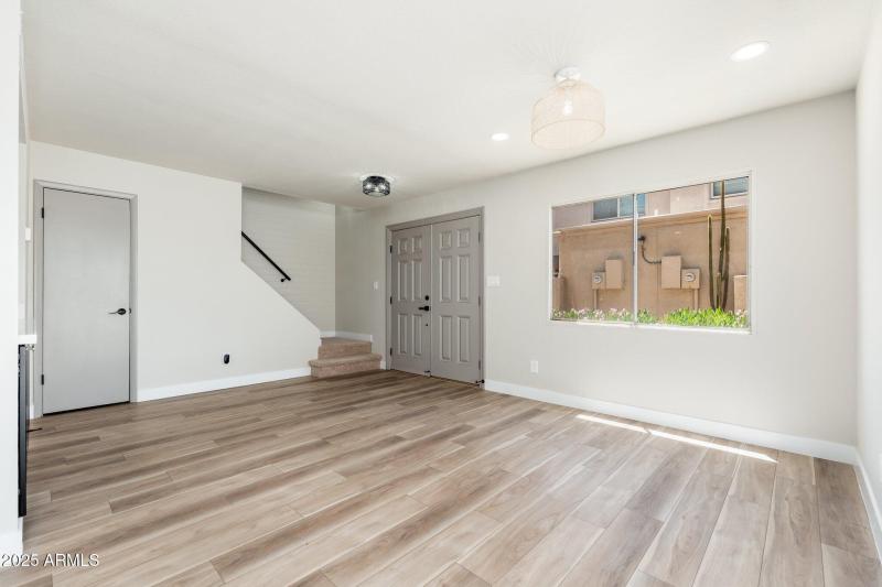 4228 N 81st St - 06