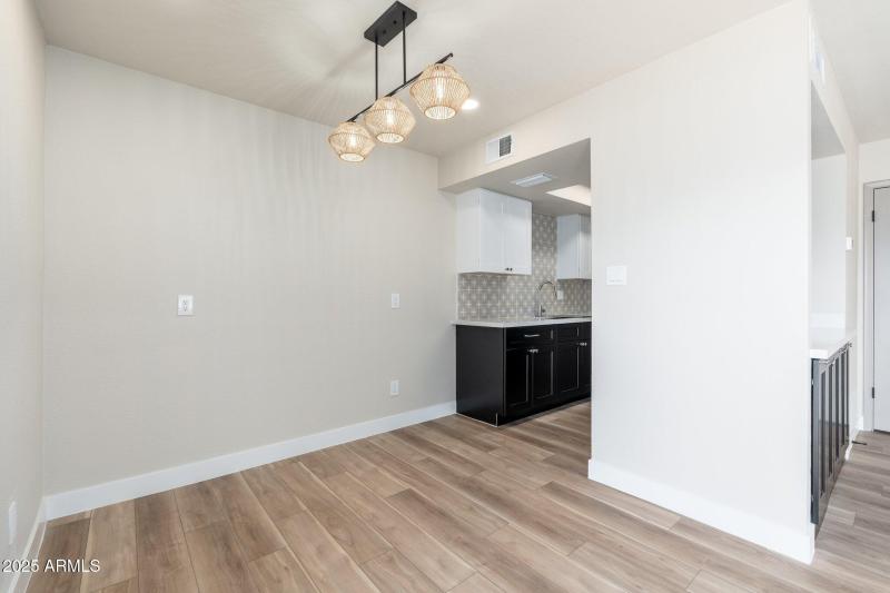 4228 N 81st St - 08