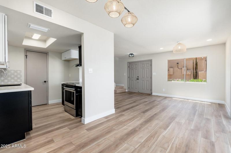 4228 N 81st St - 09