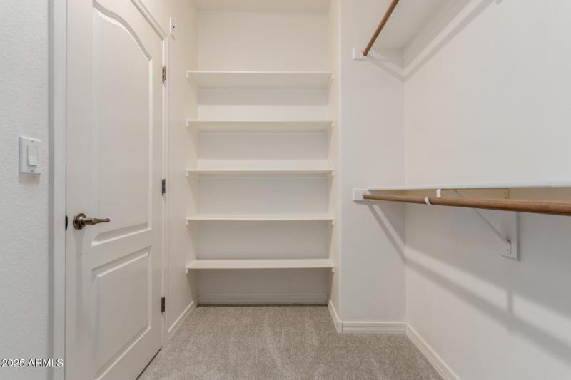 Master Closet 18