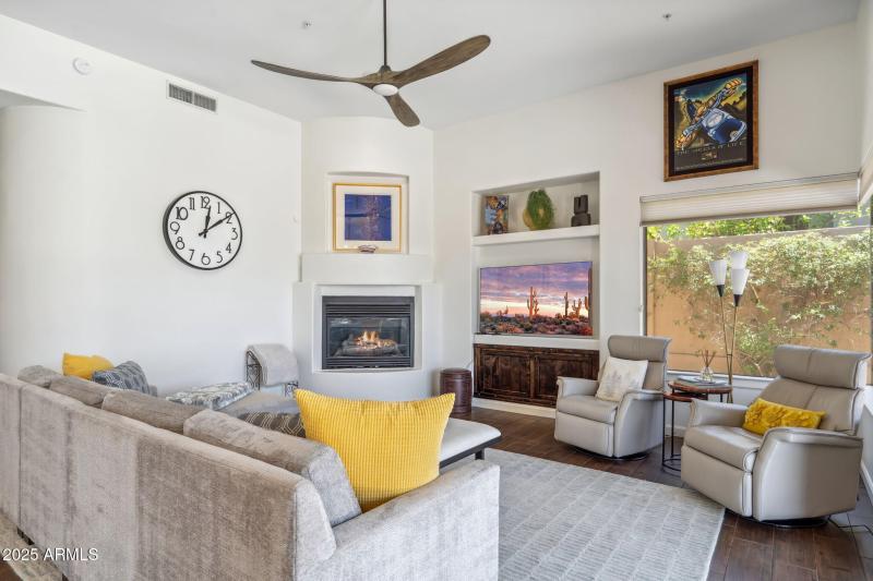 Family Room w/ Gas Fireplace