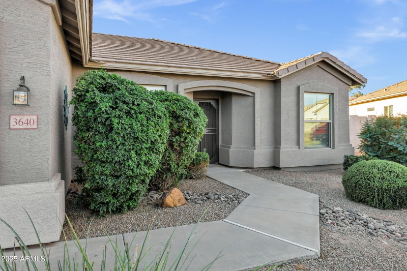 3640 E Torrey Pines Ln-4