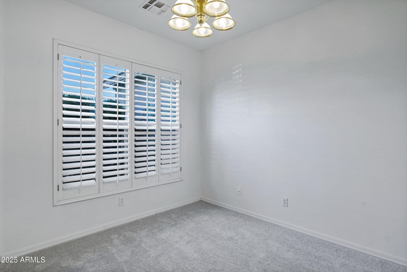 3640 E Torrey Pines Ln-8