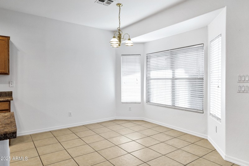 3640 E Torrey Pines Ln-18