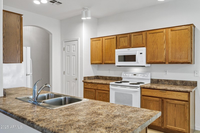 3640 E Torrey Pines Ln-21