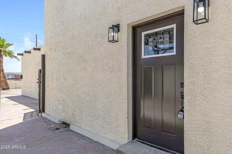 2708 E Roosevelt St-5