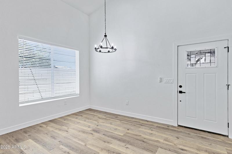 2708 E Roosevelt St-10