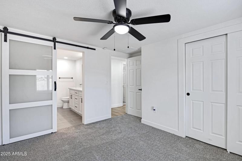 2708 E Roosevelt St-23