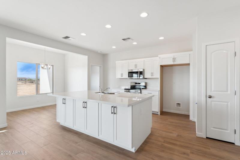 9-web-or-mls-22254-w-skinner-rd