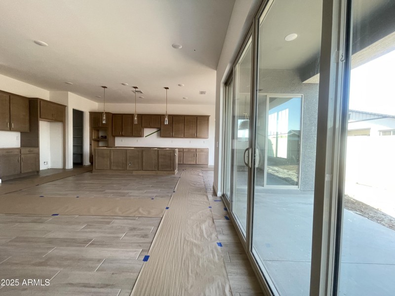 027 greatroom kitchen