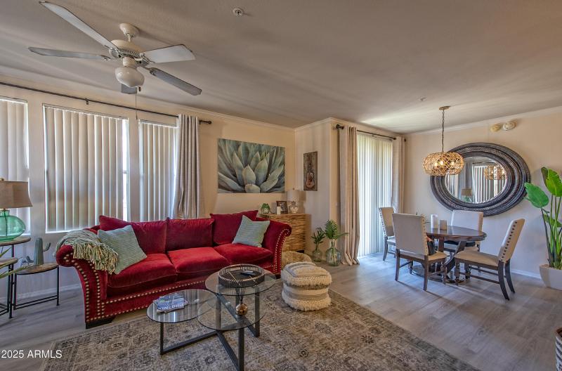 003_Living & Dining Area