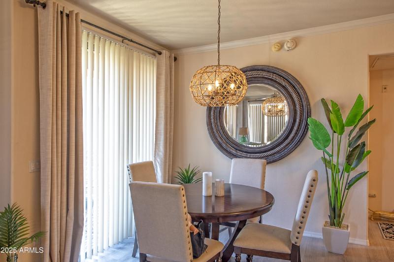 006_Dining Area