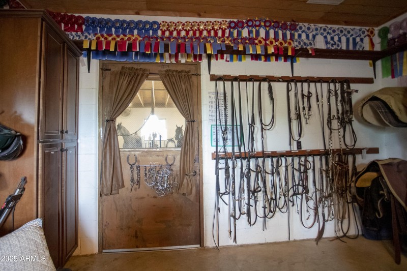 RS_ShowbarnTackRm_0427