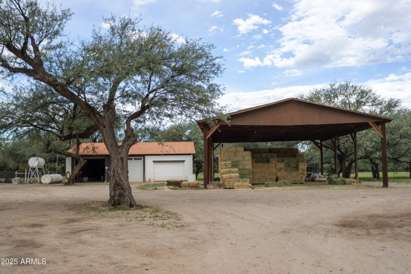 RS_MachineShop&HayBarn_0299