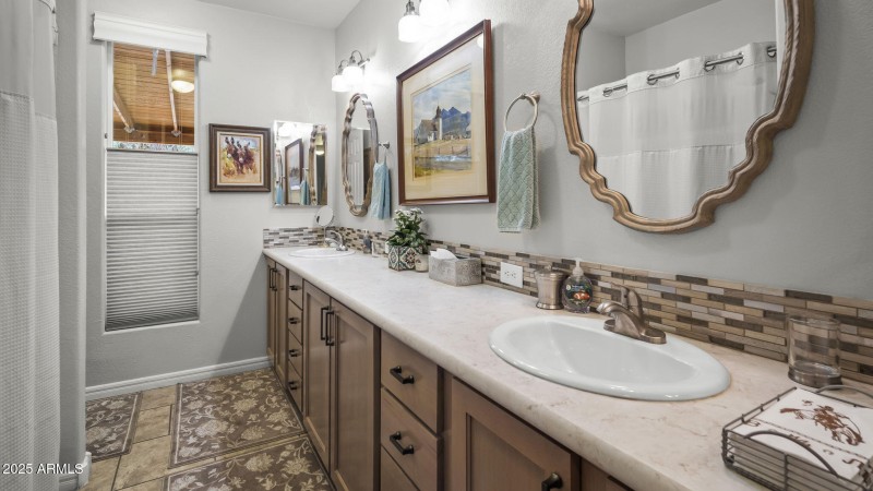 151-web-or-mls-3155-w-elephant-head-rd