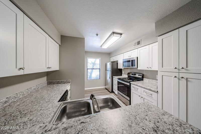 New Kitchen Cabinets