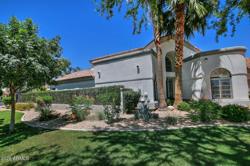 Gorgeous Corner Lot