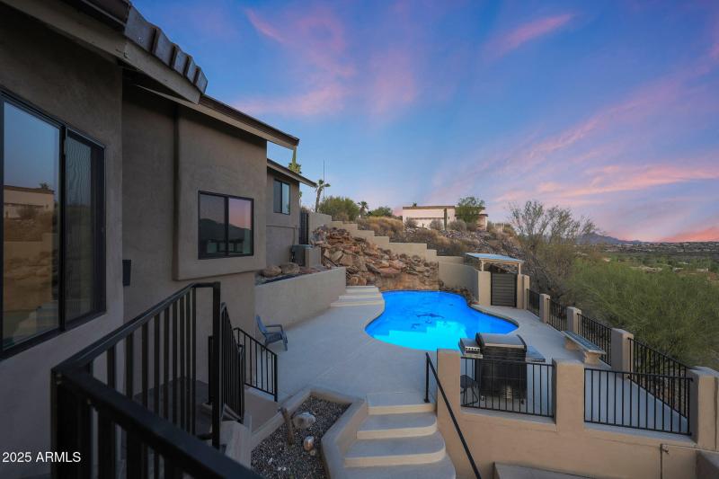 Pool Light (Twilight) (1)