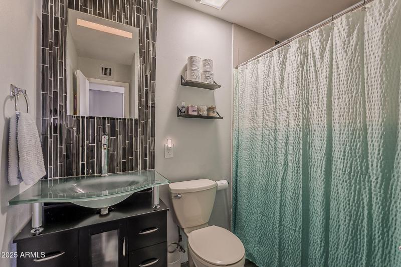 GUEST/HALL BATH