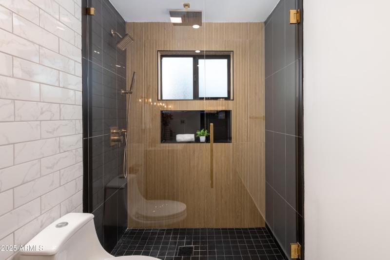 HUGE WALK IN SHOWER