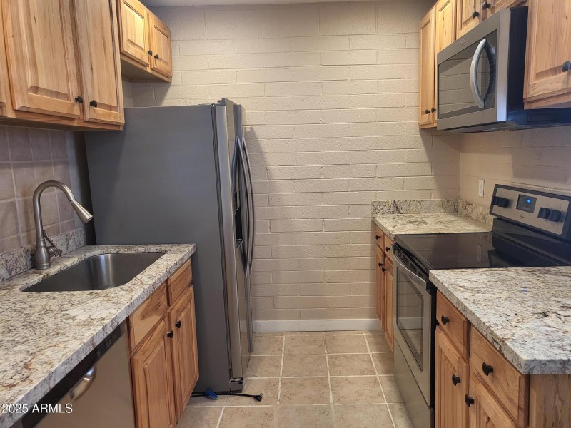 GRANITE COUNTERTOPS